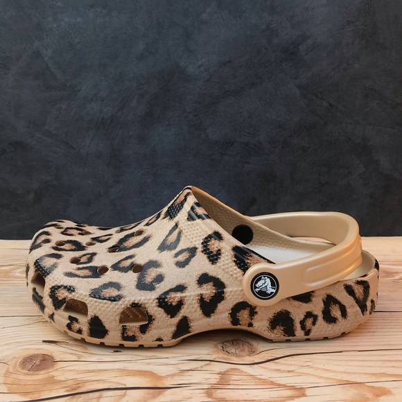 Crocs Classic Leopard Print Clog - Picture 2 of 16
